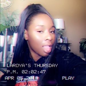 Meet your Posher, Laroya